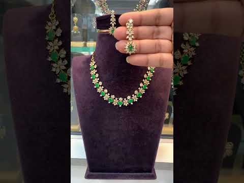 Beautiful short necklace with green stone and Victorian polish